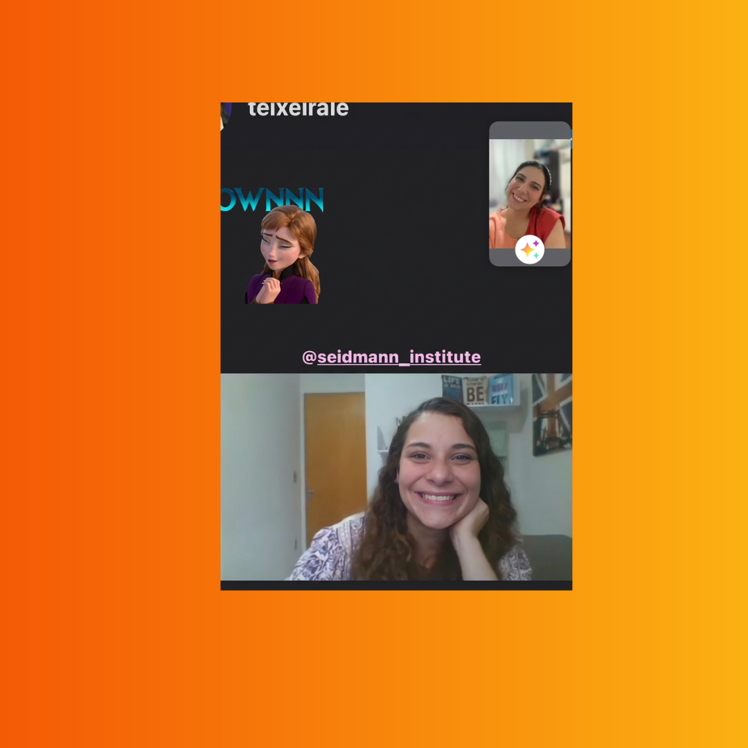 Aluna estudando Espanhol